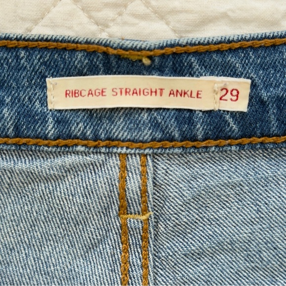 Levi’s Medium Wash Ribcage Straight Ankle Jeans - Picture 5 of 11